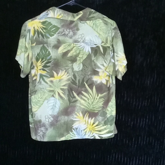 XL boy's hawaiian shirt with coconut shell buttons - Picture 2 of 5